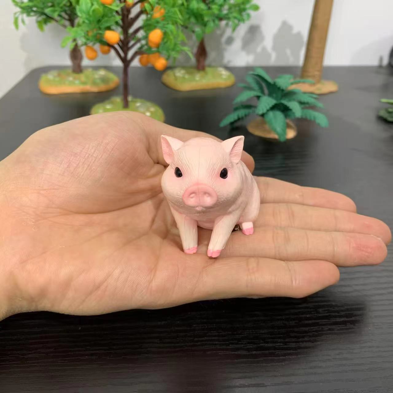 Room Decor Mini Pig Figurines  - Home Office Freelancer recension och pris